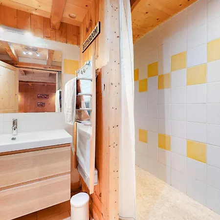 In With Sauna * Fourches