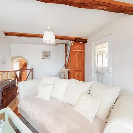 בית נופש In With Sauna *